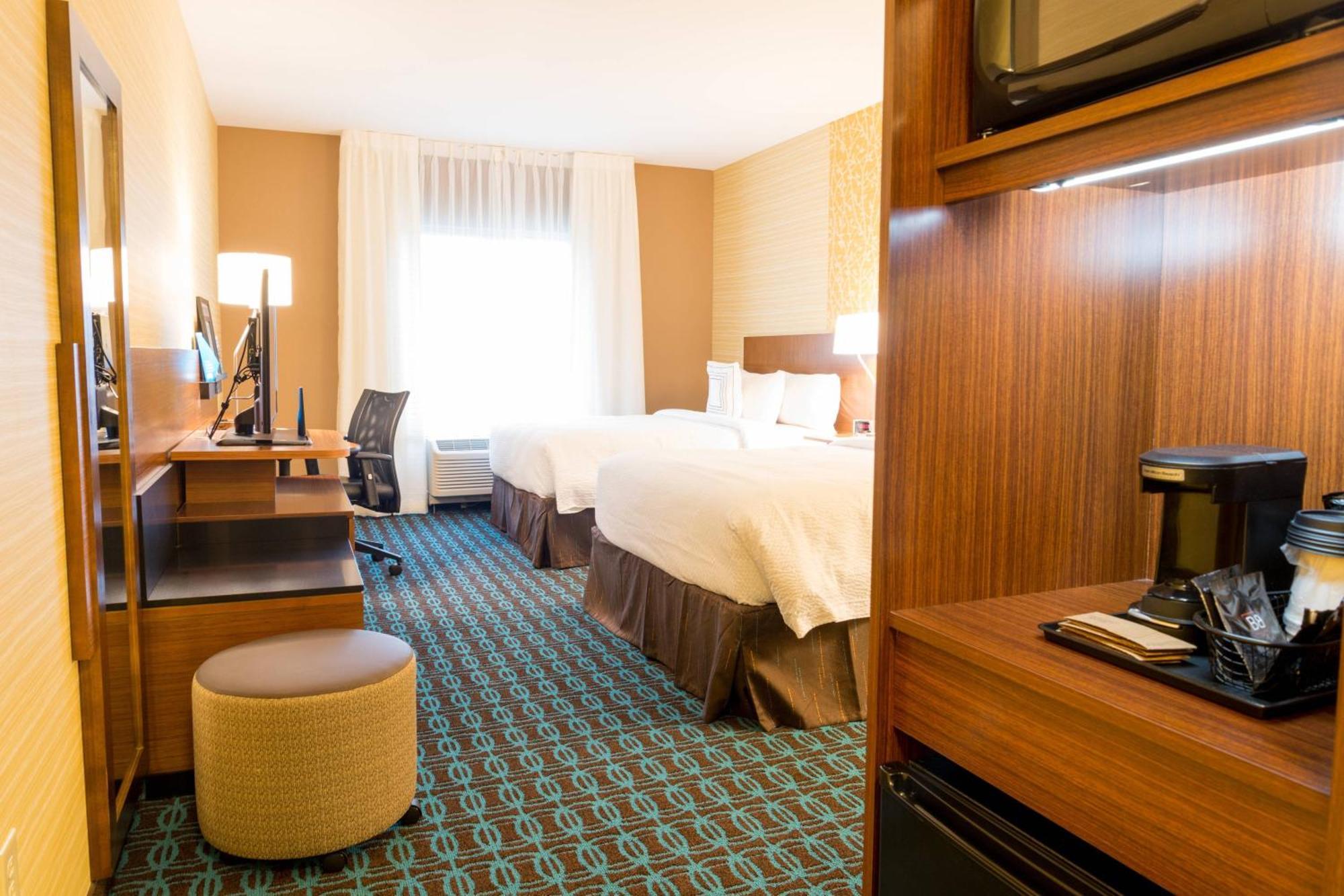 Fairfield Inn & Suites By Marriott Dickson Bagian luar foto
