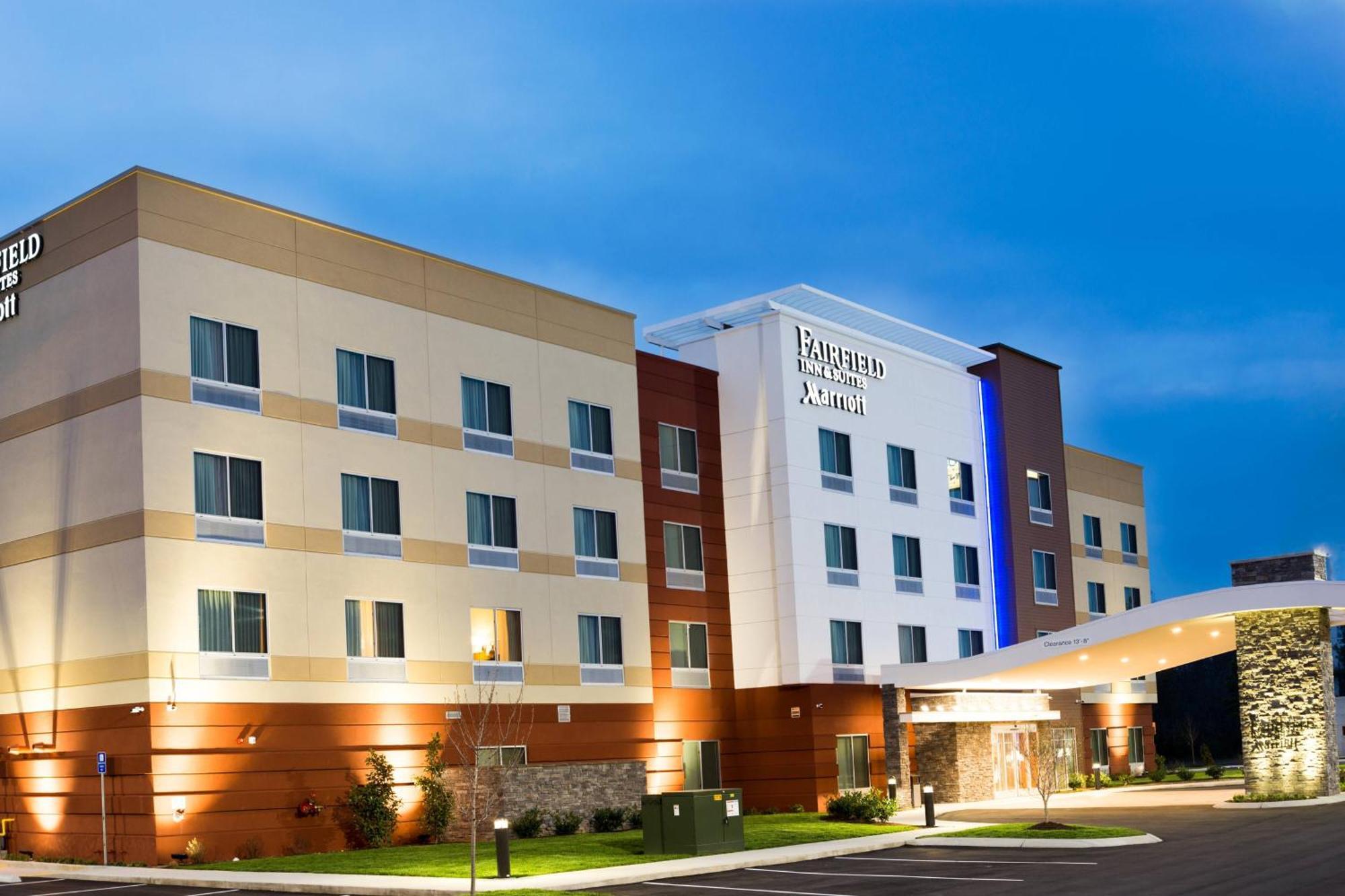 Fairfield Inn & Suites By Marriott Dickson Bagian luar foto